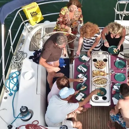 Sailing Yacht In Marina * ポルティマン